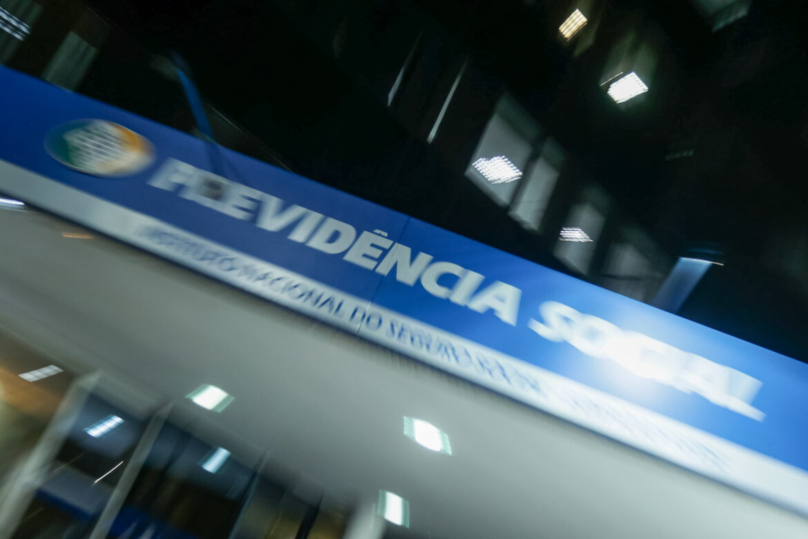 inss:-aliados-de-lula-se-reunirao-para-definir-estrategia-na-cpi