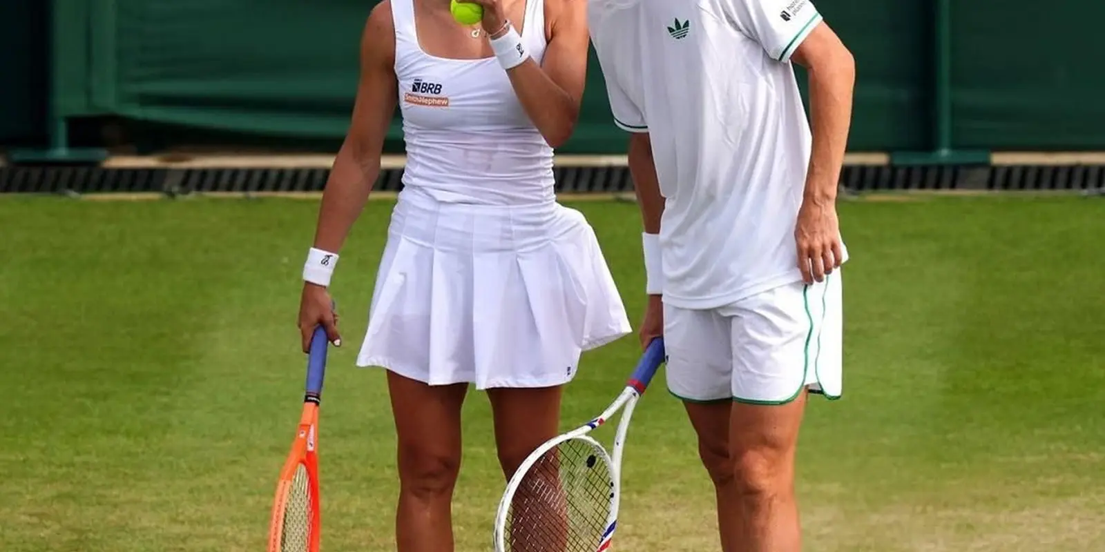 Luisa Stefani avança nas duplas mistas e nas femininas em Wimbledon