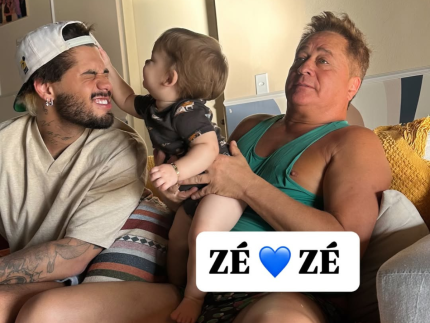 internautas-destacam-detalhe-em-foto-de-leonardo-com-a-familia:-“impossivel-nao-olhar”