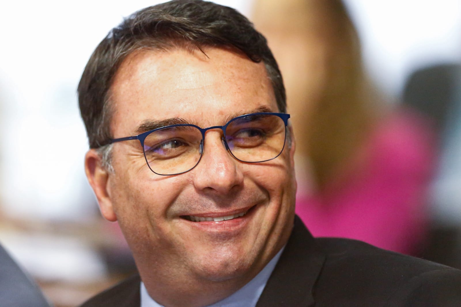 flavio-bolsonaro-“parabeniza”-lula:-“voce-conseguiu-ferrar-o-brasil”