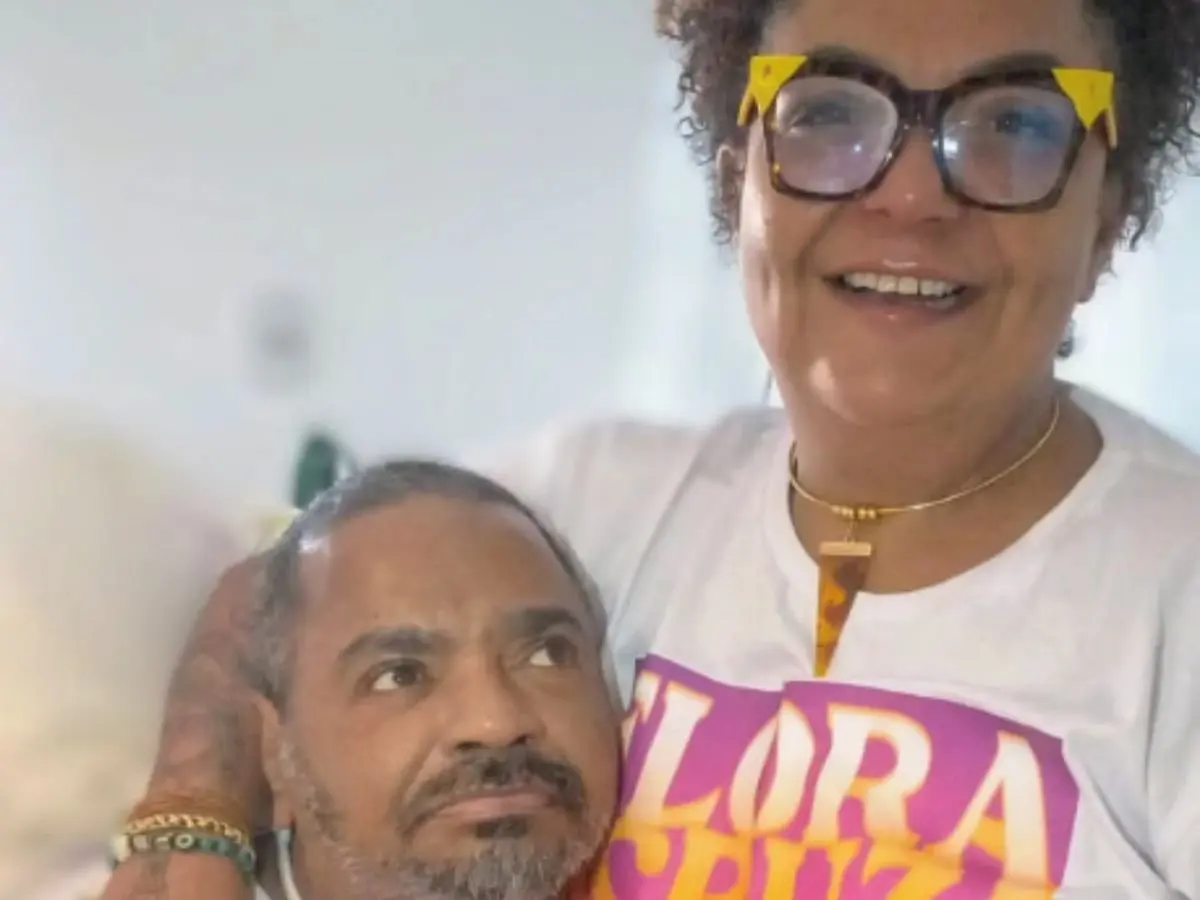 Esposa de Arlindo Cruz fala sobre estado de saúde do cantor e novo relacionamento em biografia
