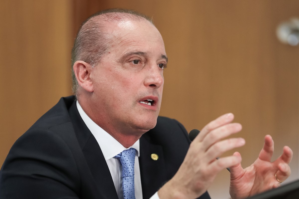 farra-do-inss:-doador-de-onyx-recebeu-r$-18-mi-de-associacao suspeita