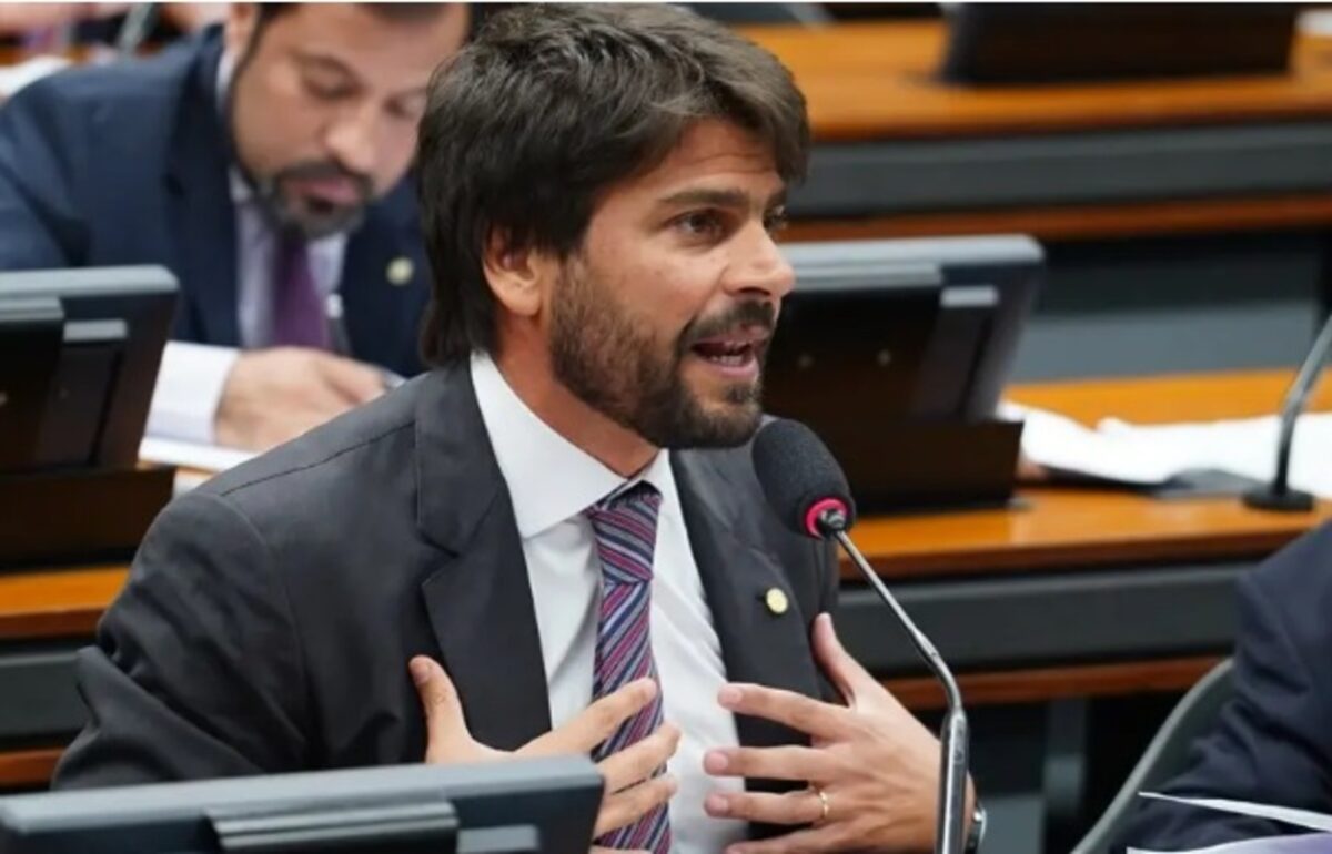 reforma-administrativa:-apresentacao-formal-de-textos-fica-para-agosto