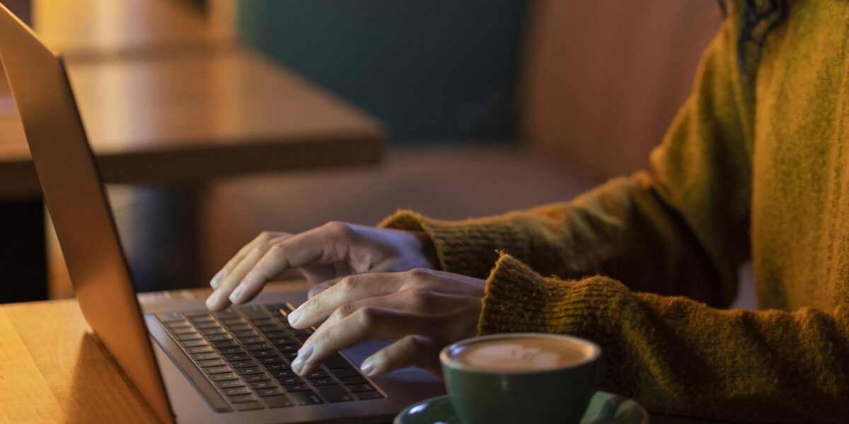 servicos-ja-respondem-por-57%-dos-empregos-formais-no-pais,-diz-cns