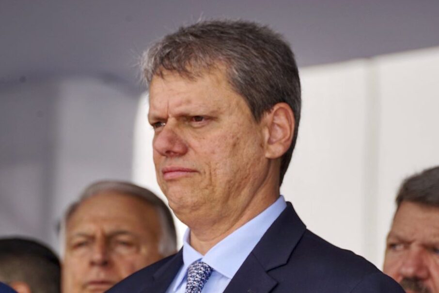 bolsonaristas-veem-eduardo-isolado-e-apostam-em-tarcisio-“recolhido”