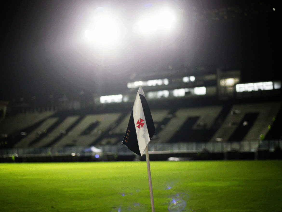 vasco-e-goleado-pelo-independiente-del-valle-e-se-complica-na-sul-americana
