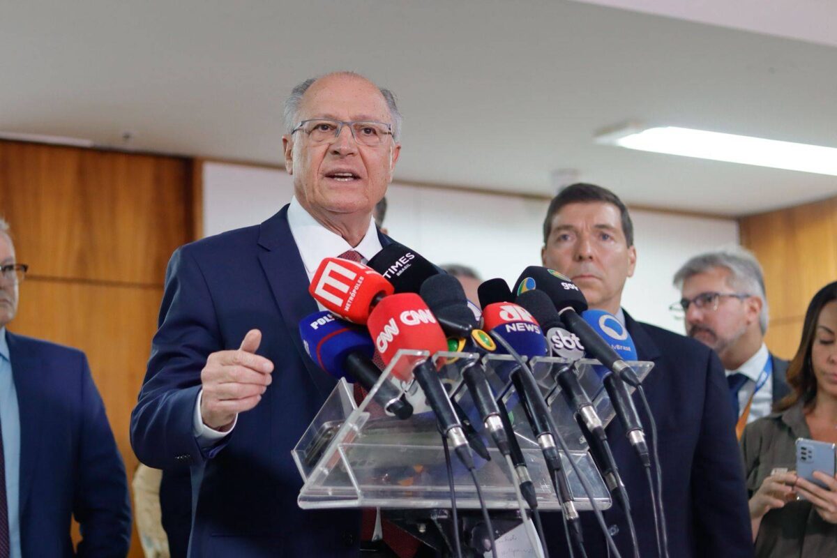 alckmin-envia-carta-ao-governo-trump-e-expoe-“indignacao”-por-tarifas