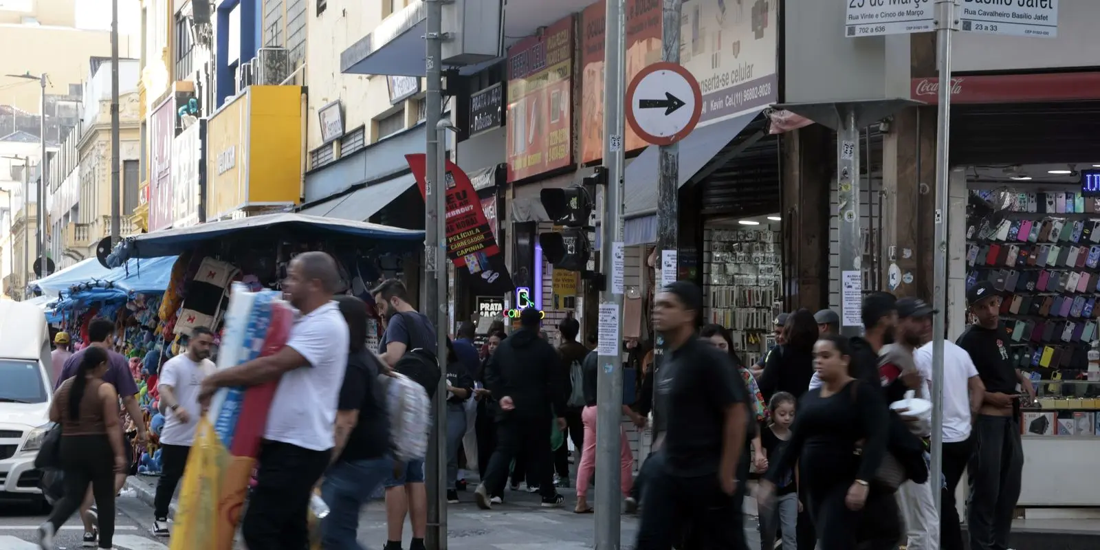 Pirataria é fiscalizada e combatida, dizem lojistas da 25 de Março