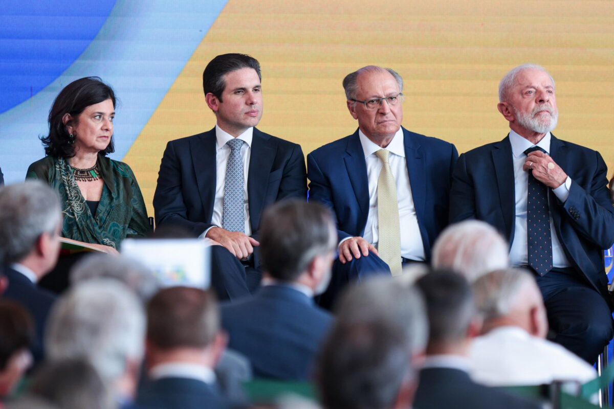 ressentido,-lula-nao-quer-saber-de-encontrar-motta