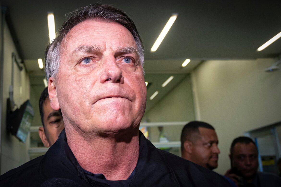 pf-faz-buscas-na-casa-de-bolsonaro-e-em-seu-escritorio-no-pl