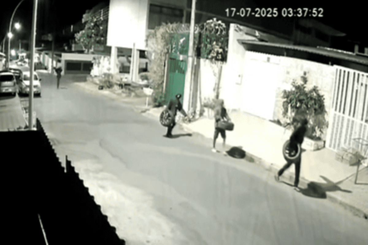 video:-bando-e-flagrado-apos-furtar-quatro-rodas-de-carro-na-asa-norte