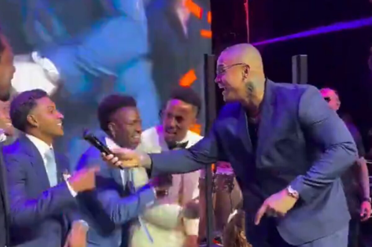 em-casamento-de-militao,-vini-jr.-e-rodrygo-curtem-show-de-leo-santana