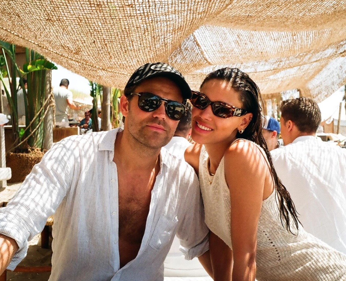 astro-de-the-vampire-diaries-pede-modelo-brasileira-em-casamento