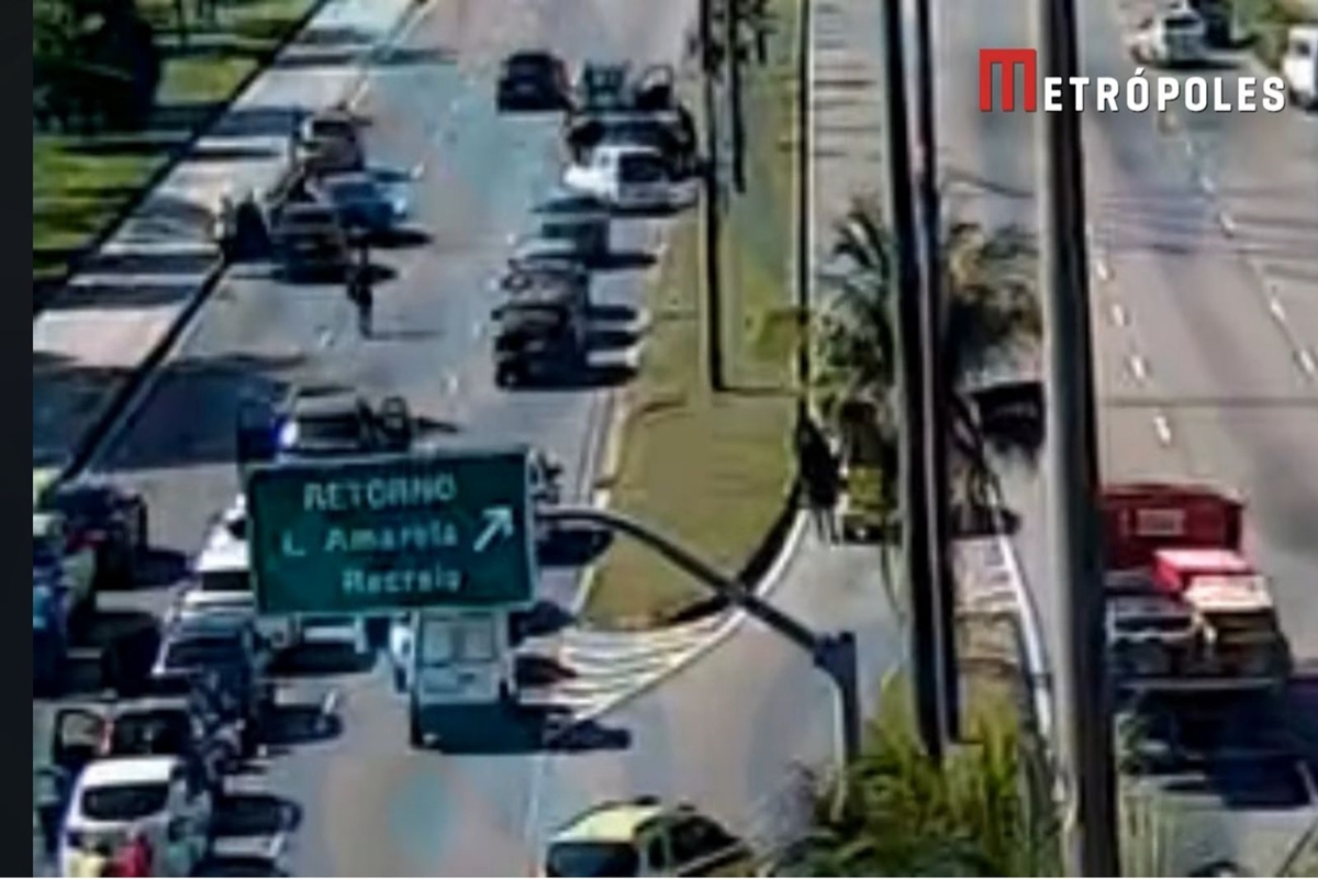 veja-momento-em-que-carro-do-bicheiro-vinicius-drumond-e-fuzilado