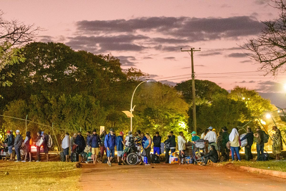 df:-moradores-de-rua-sao-obrigados-a-sair-de-abrigo-para-o-frio-as-6h