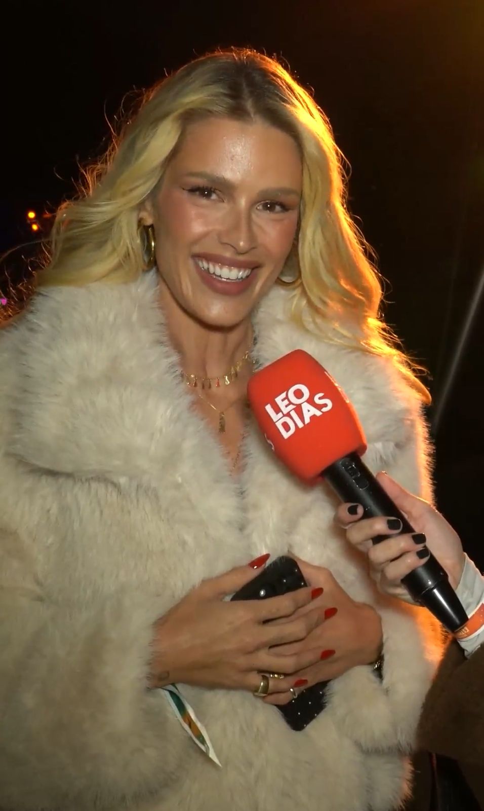 Yasmin Brunet revela que prefere curtir show a paquerar: “Vou estar na grade”