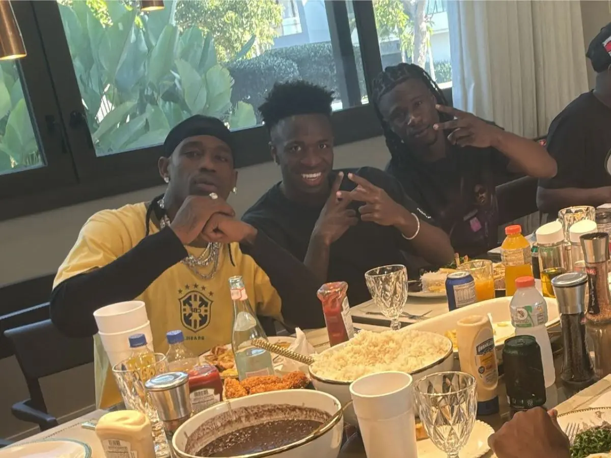 Vini Jr. recebe Travis Scott e Camavinga em casa e divulga clube português
