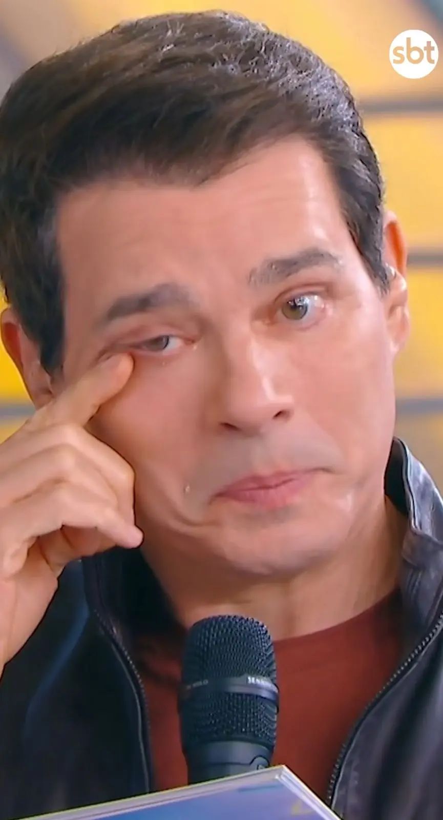 Celso Portiolli chora ao relembrar perda do irmão e acidente que mudou sua vida