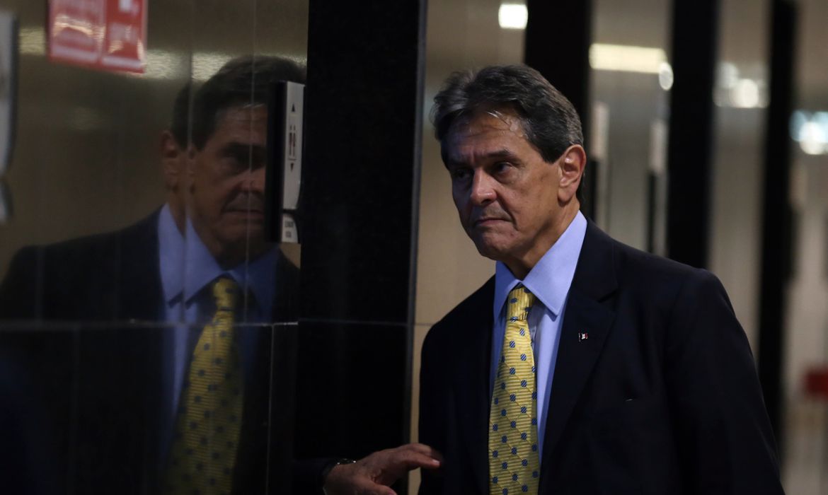 ha-vinte-anos-–-ate-aqui,-roberto-jefferson-comanda-o-jogo