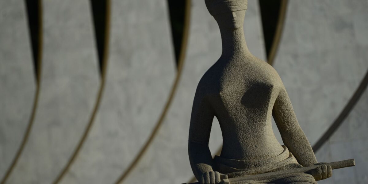 fux-diverge,-mas-primeira-turma-confirma-tornozeleira-para-bolsonaro