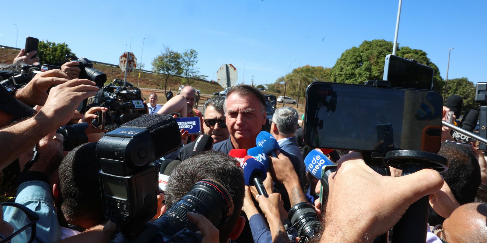 Defesa de Bolsonaro tem até as 21h13 para enviar explicações a Moraes
