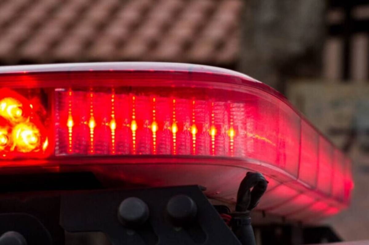 mulher-desfere-golpes-em-servidores-apos-corte-do-bolsa-familia.-video