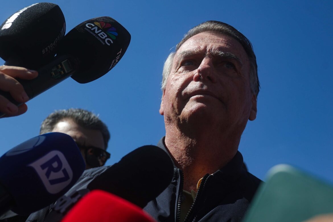 bolsonaro-promete-silencio-ate-resposta-de-moraes-sobre-cautelares