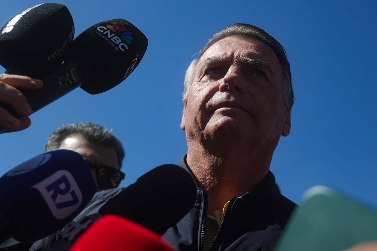 bolsonaro-promete-silencio-ate-resposta-de-moraes-sobre-cautelares