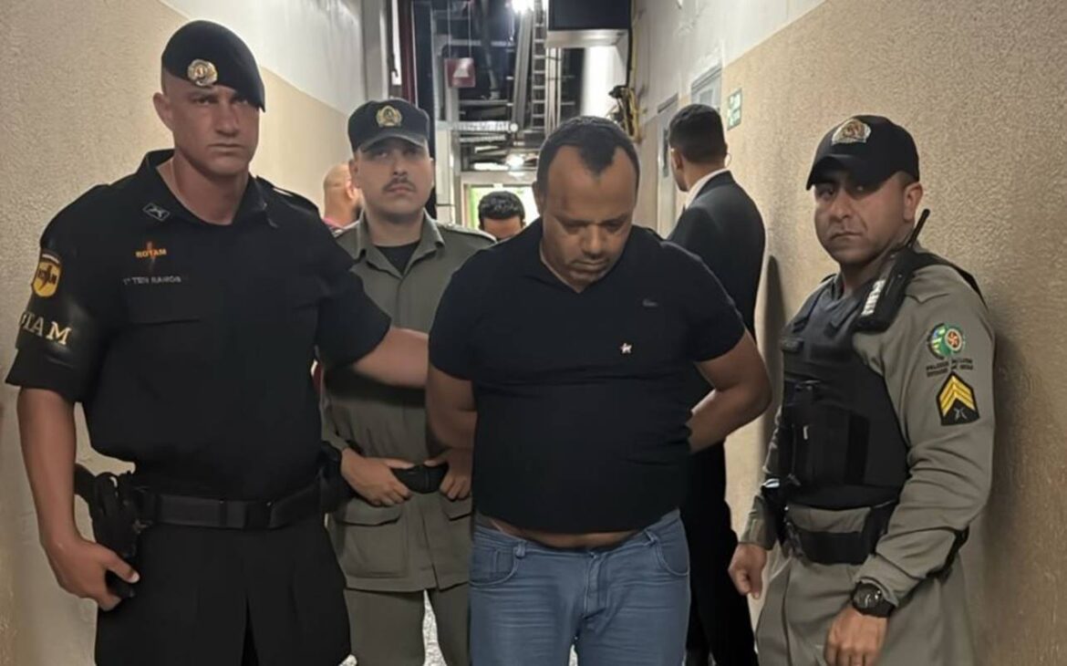 homem-que-invadiu-shopping-com-carro-e-solto-e-tem-cnh-suspensa