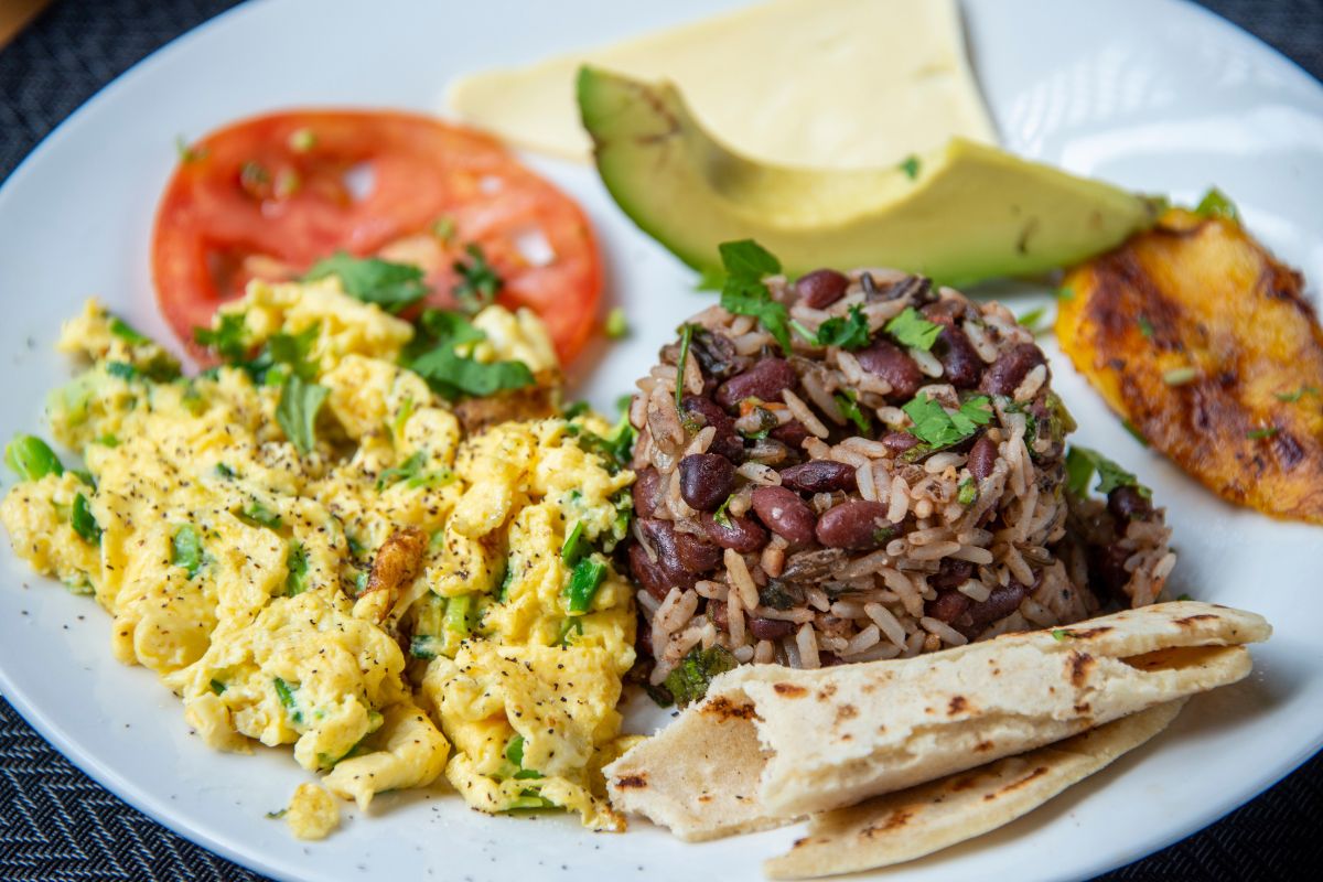 o-cafe-da-manha-mais-saudavel-do-mundo-revela-segredo-da-longevidade