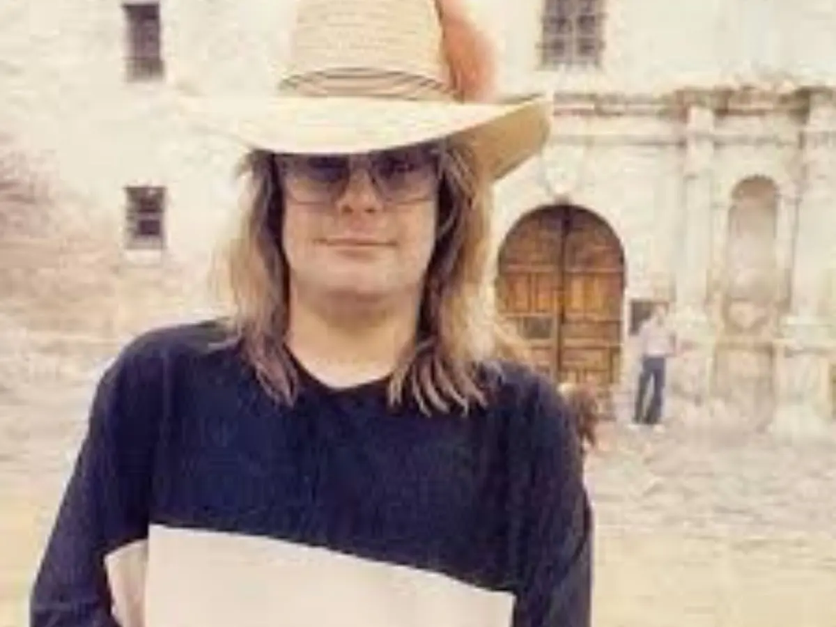 Ozzy já mordeu morcego vivo no palco e inalou formigas; relembre histórias do cantor