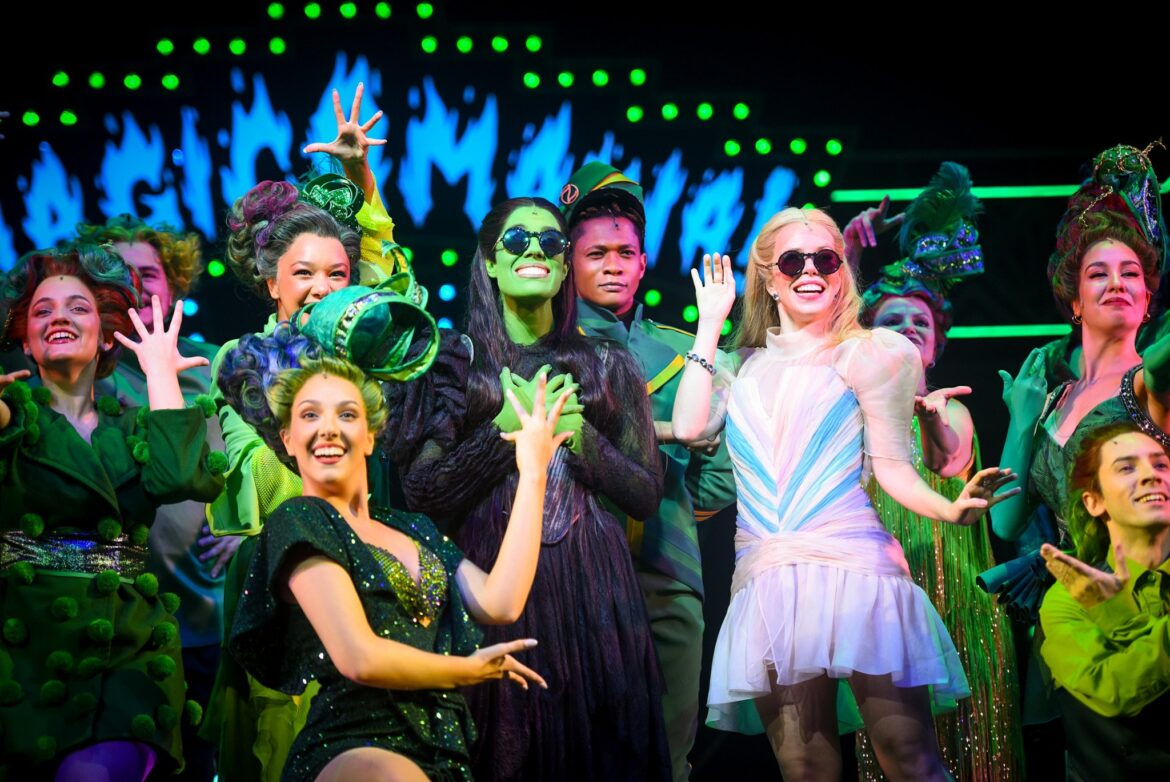 gloria-groove-fecha-para-ser-madame-morrible-em-wicked;-musical-planeja-nova-extensao