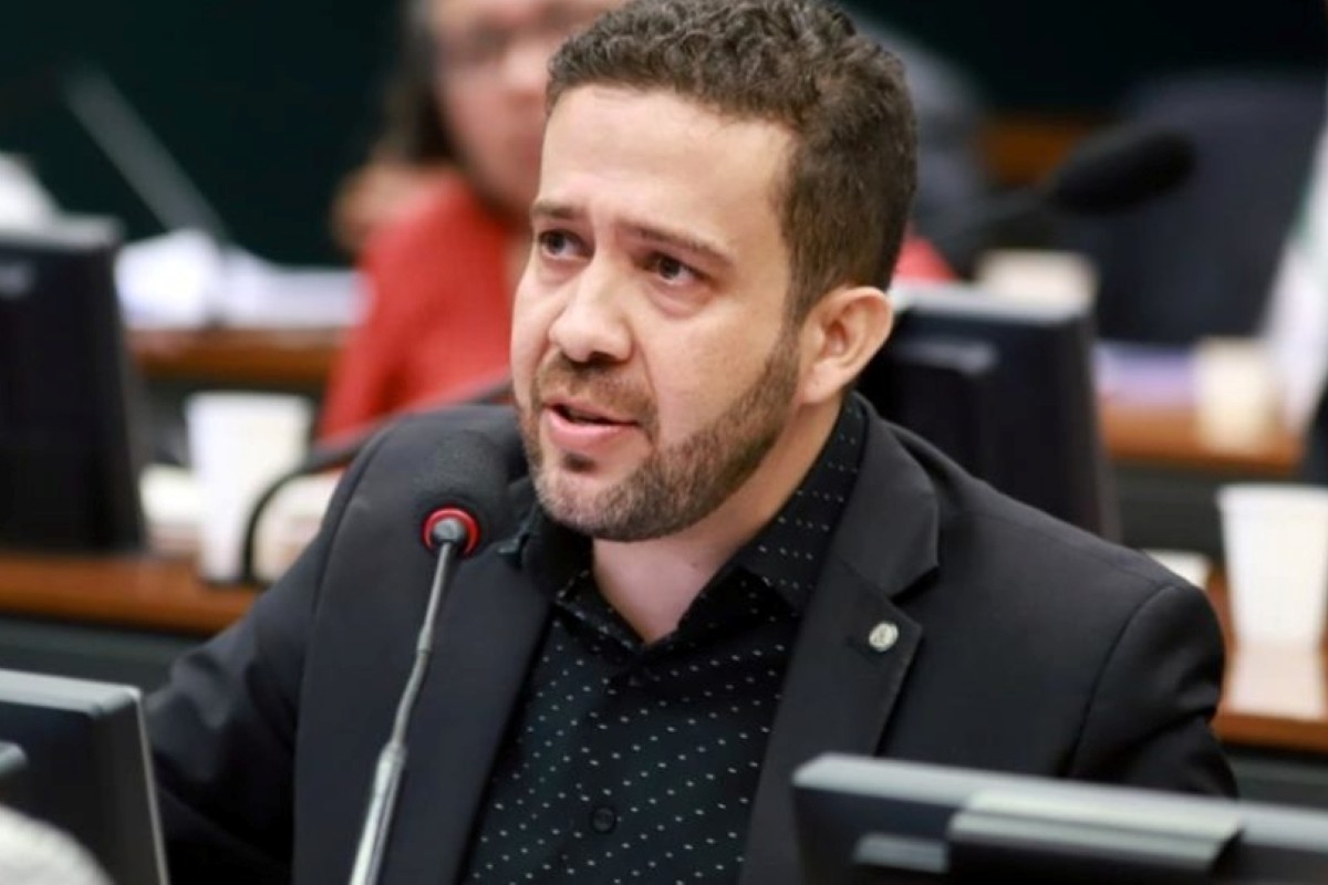 janones-pede-que-pgr-investigue-“comite-brasilia-trump”