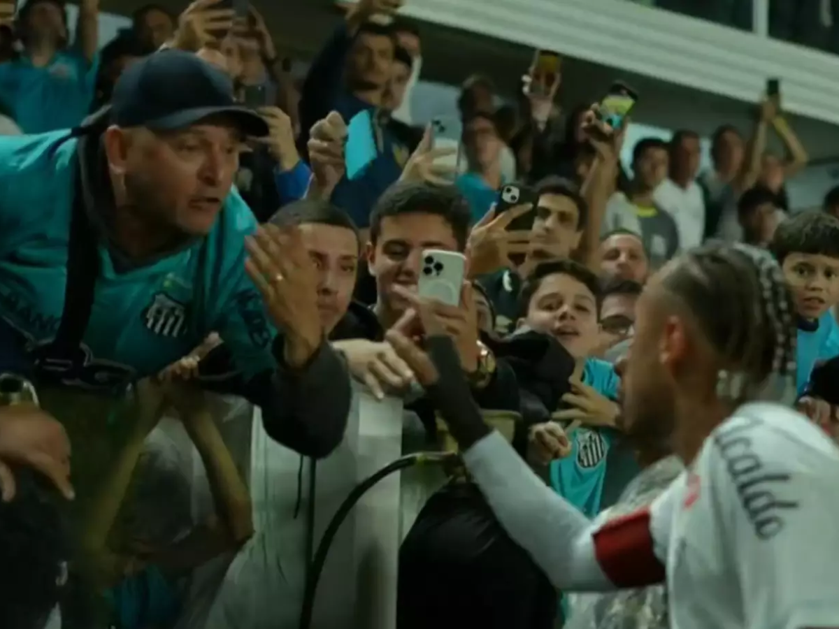 Após 2ª derrota consecutiva, Neymar é cobrado e discute com torcedores do Santos