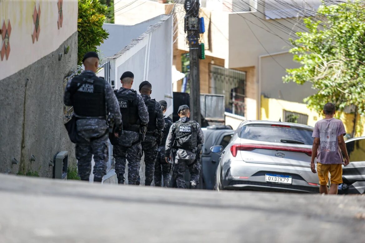 dois-homens-morrem-e-duas-pessoas-sao-presas-apos-tiroteio-em-salvador