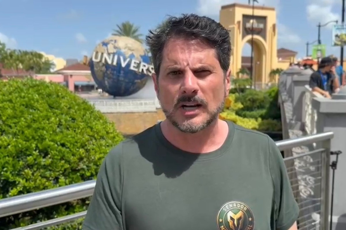 moraes-bloqueia-contas,-pix-e-cartoes-de-marcos-do-val-apos-viagem