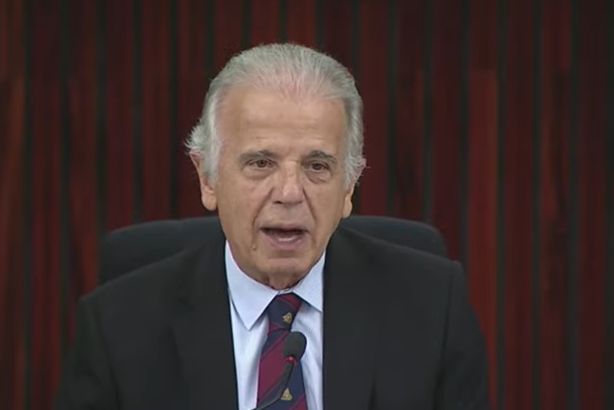 ha-vinte-anos-–-ele-tem-prova-de-tudo,-e-um-homem-tranquilo-e-sereno