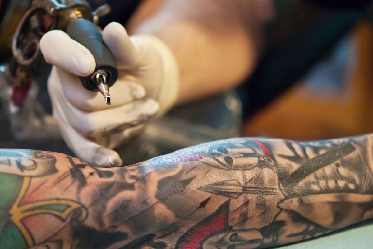 conselho-federal-de-medicina-proibe-anestesia-para-realizar-tatuagens