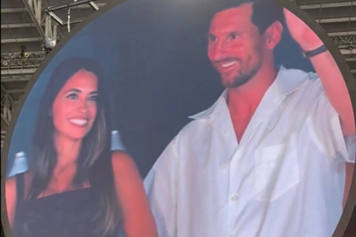 video:-messi-e-flagrado-pela-camera-do-beijo-em-show-do-coldplay