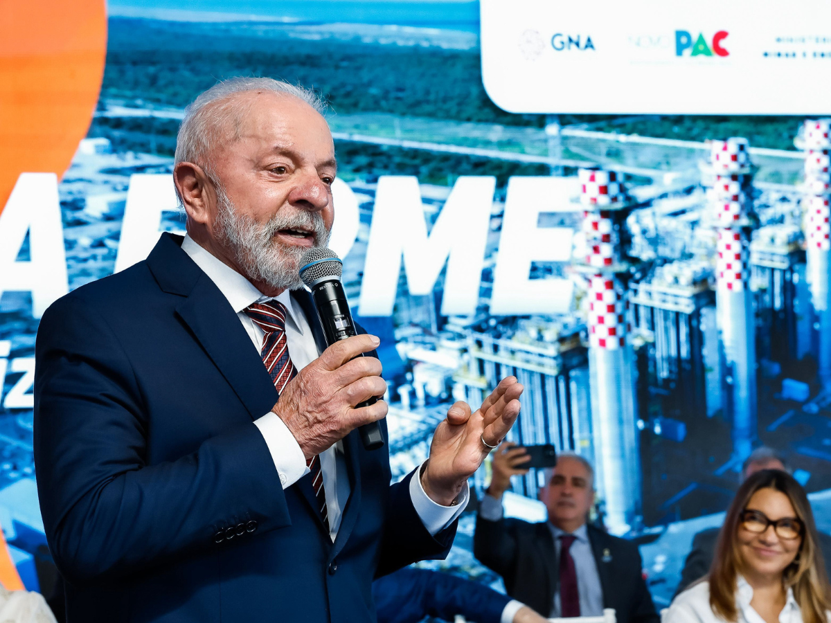 Lula ironiza Bolsonaro: “Brasil acima de tudo, mas primeiro os EUA”