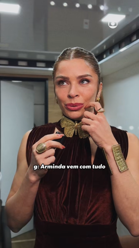 Grazi cita Carminha, Nazaré e Branca ao falar de seu papel de vilã em “Três Graças”