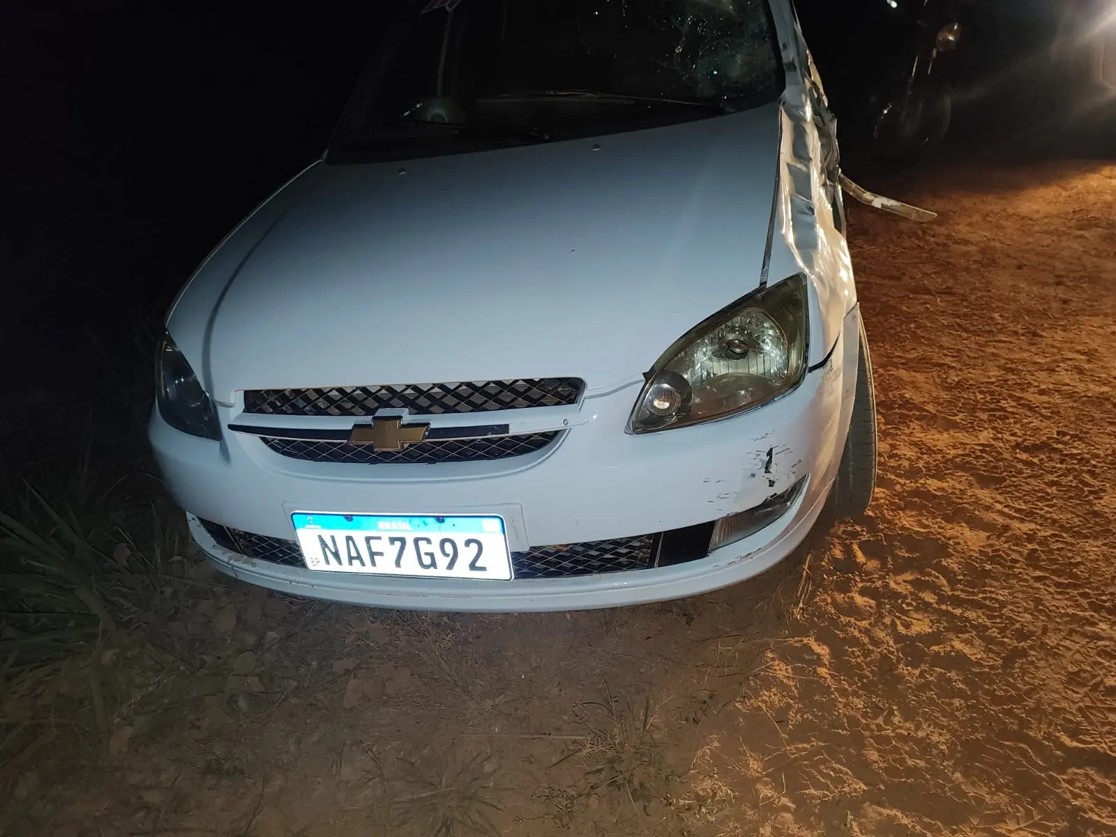 Criminosos sequestram motorista e causam acidente com pai e filha em Rio Branco