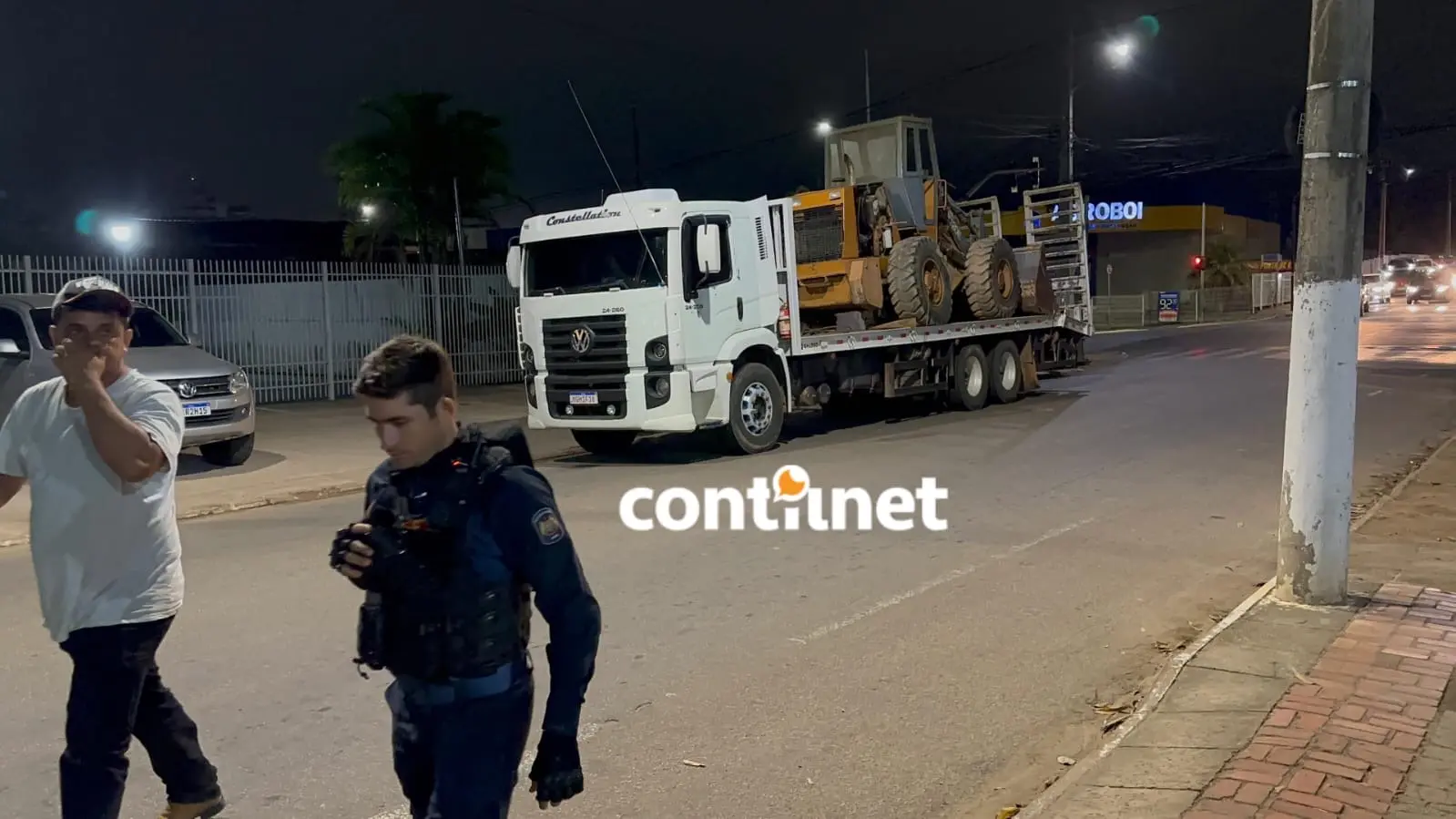 Após denúncia, trio é preso tentando furtar retroescavadeira em Rio Branco