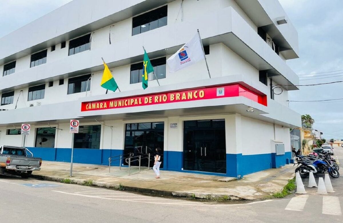 Segundo o documento, o contrato tem vigência de um ano