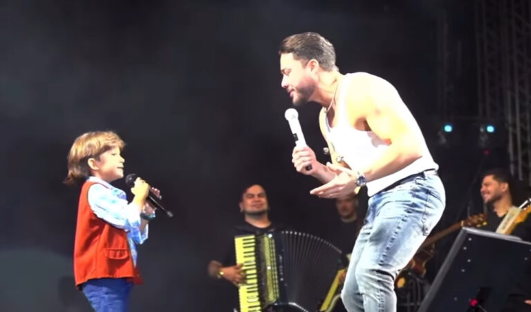 Fofura: garotinho acreano de 6 anos canta com Wesley Safadão e impressiona o artista