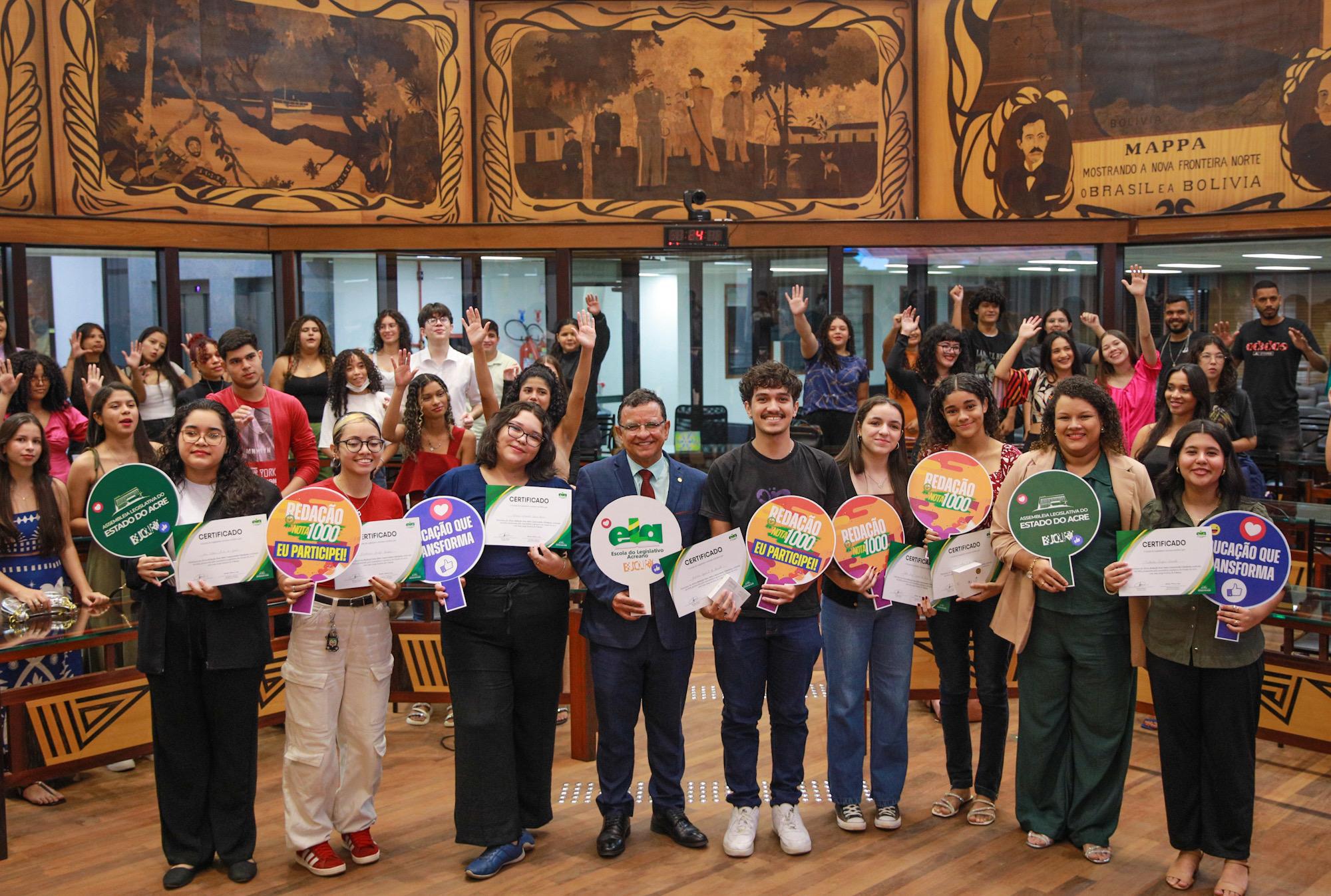 Encerramento do projeto “Redação Nota 1000” marca transição para o EducaAleac