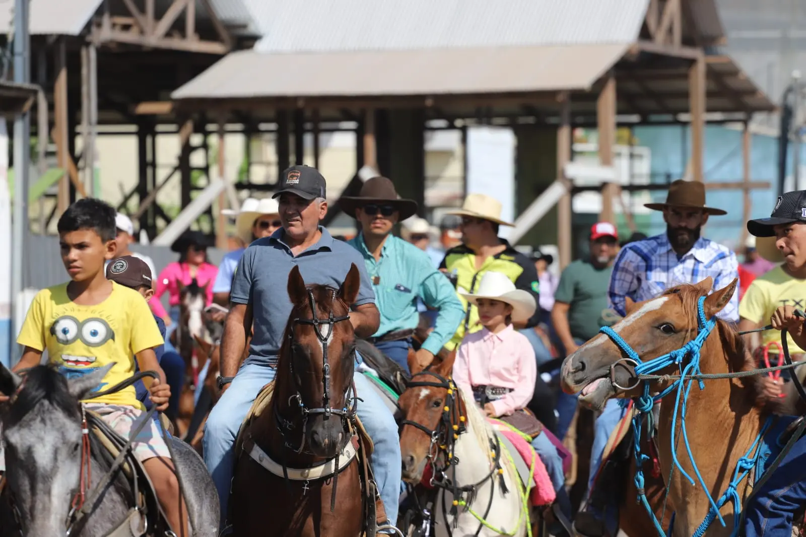 Sem caminhonetes e com trio-elétrico: Governo divulga regras para Cavalgada da ExpoAcre 2025
