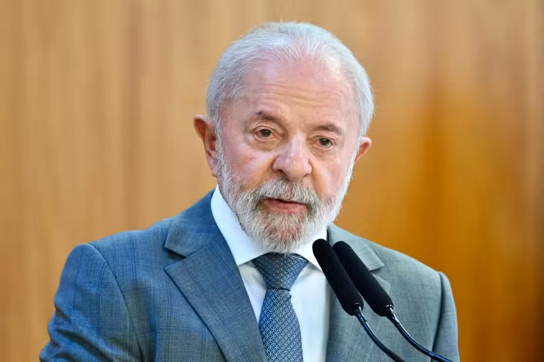 Lula decide vetar projeto que prevê aumento do número de deputados