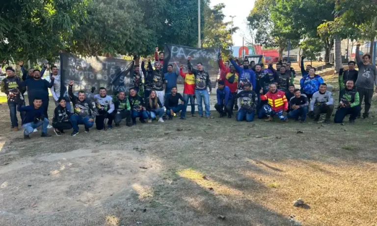 Após acidente, motoboys e motoristas de aplicativo protestam por segurança e justiça