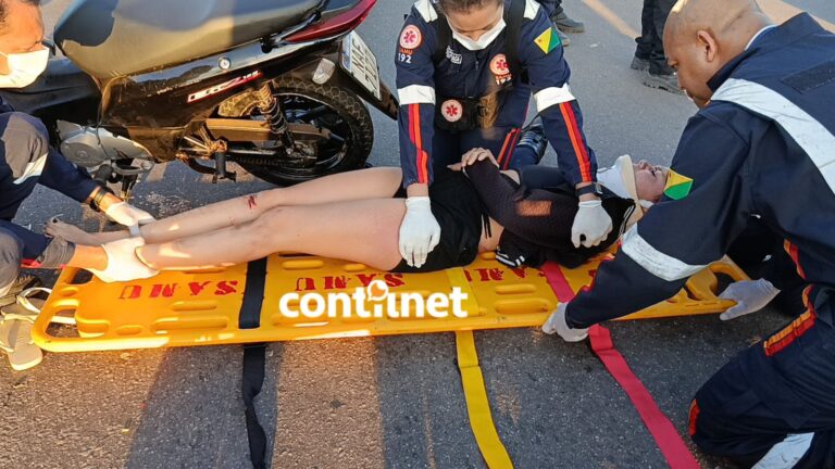 Motociclista colide com caminhonete irregular e tem celular furtado durante socorro